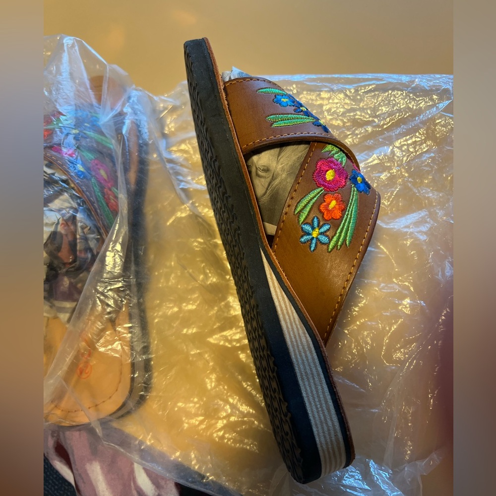 Embroidered Floral Brown Sandals